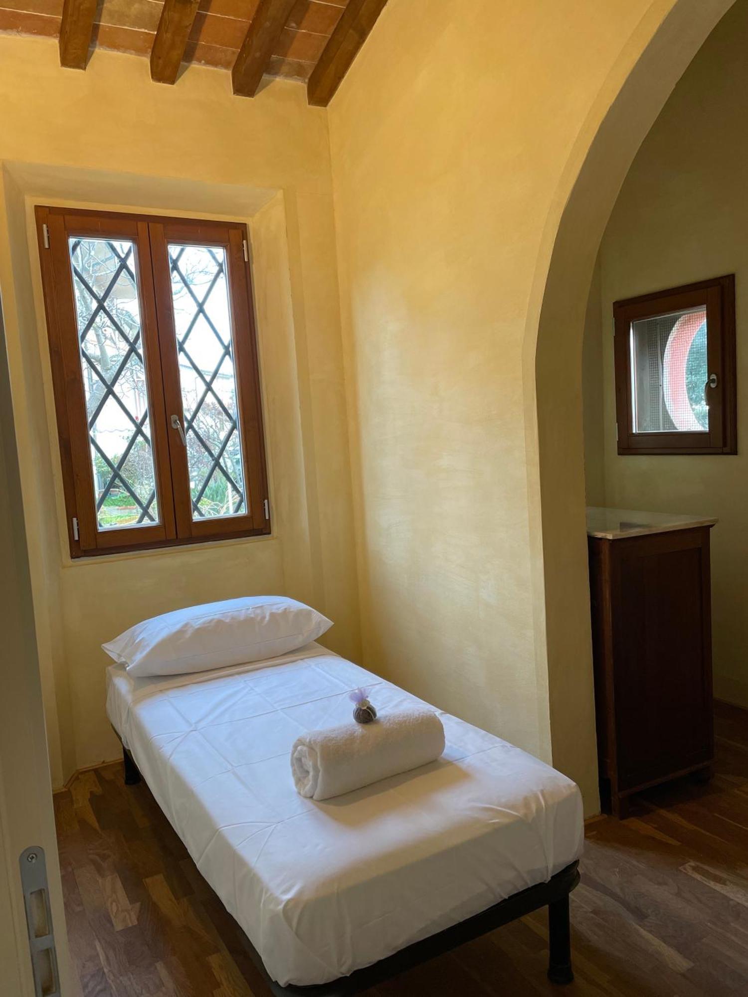 Casa Vacanze Le Due Torri Вада Екстер'єр фото